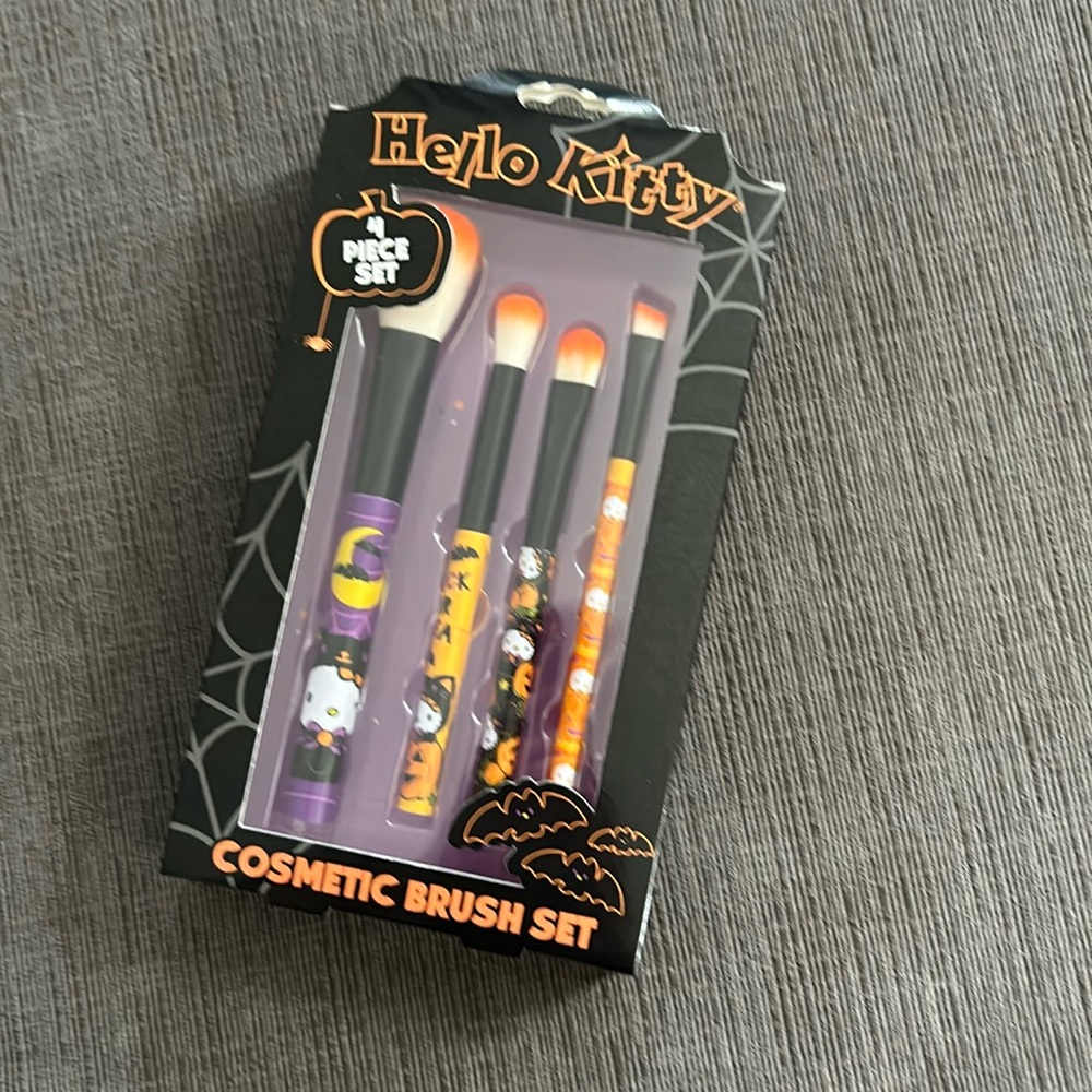 Hello Kitty Makeup Brush Set